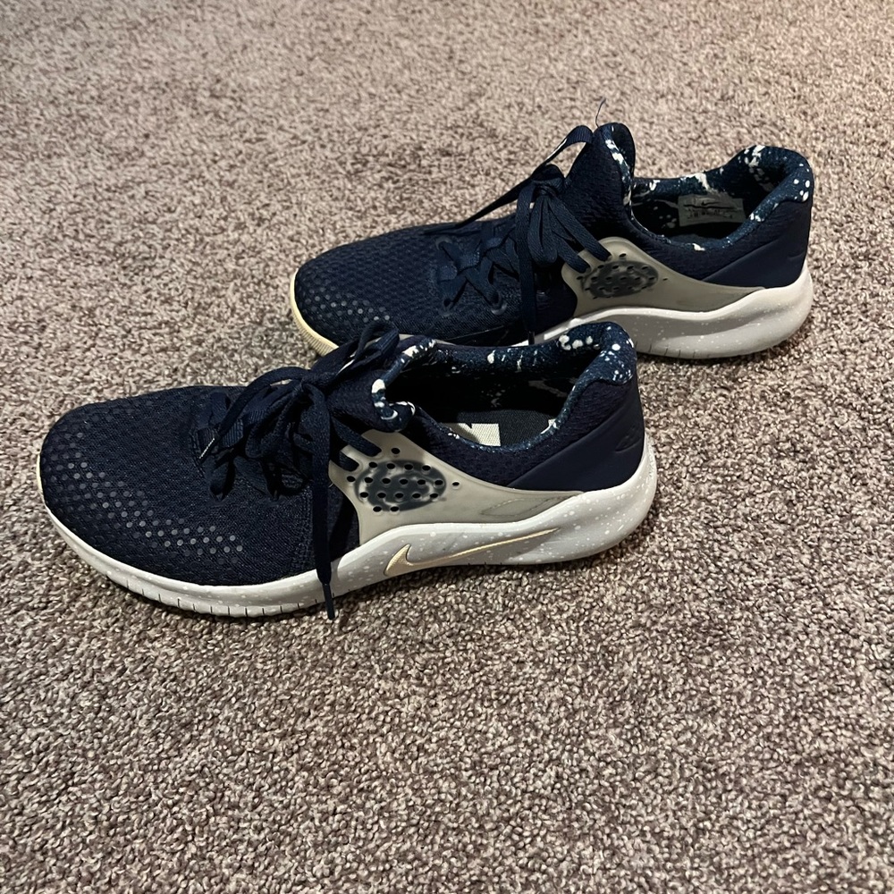 Men size 8.5 Penn State blue sneakers